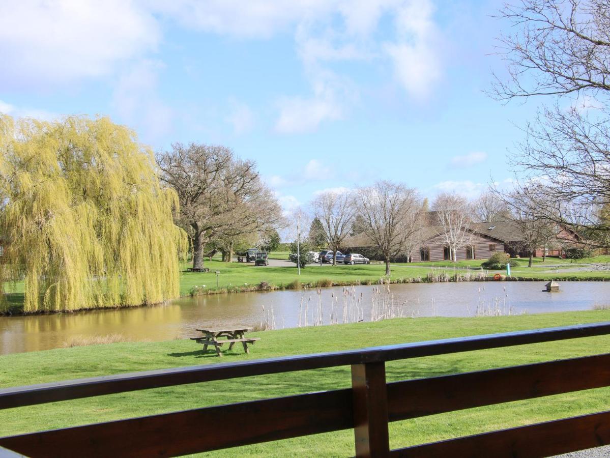 Oak Lodge Hadnall Eksteriør billede