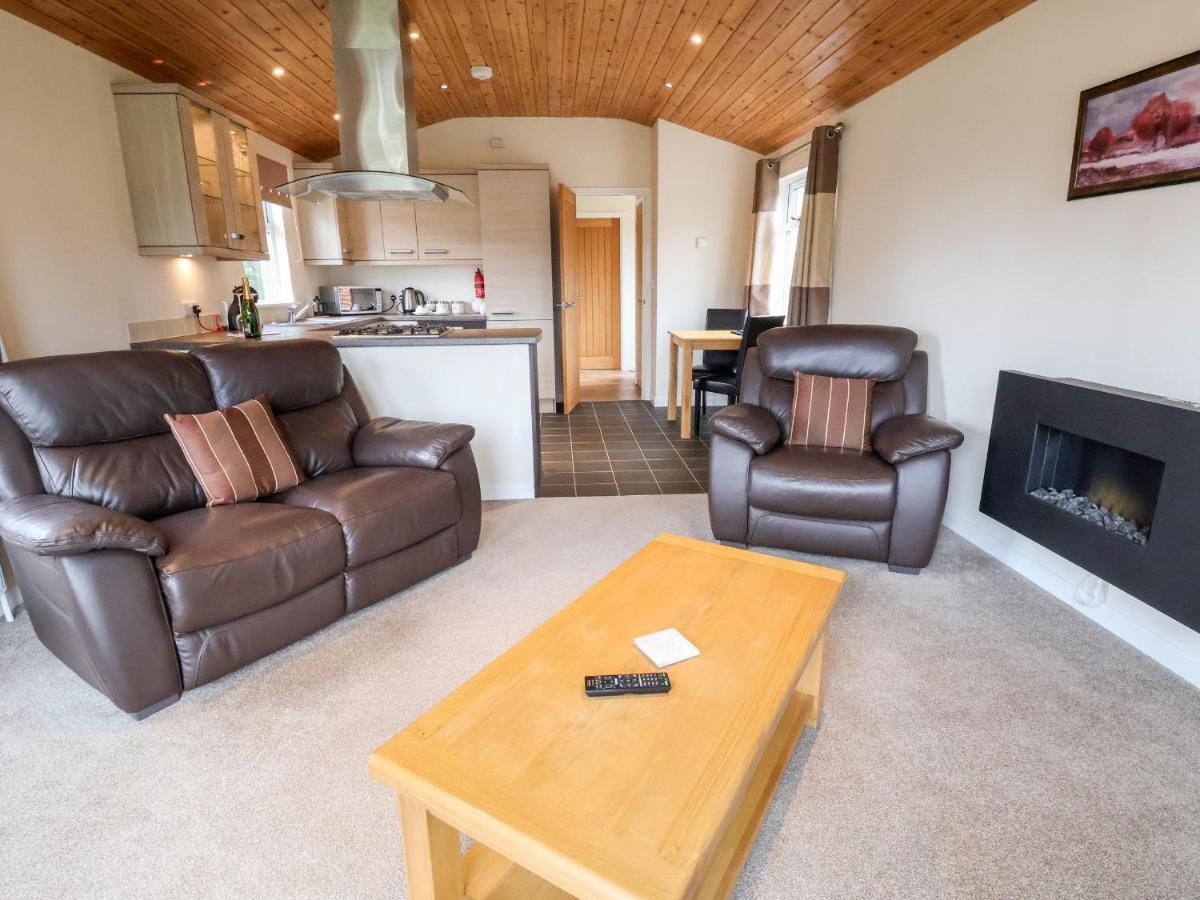 Oak Lodge Hadnall Eksteriør billede