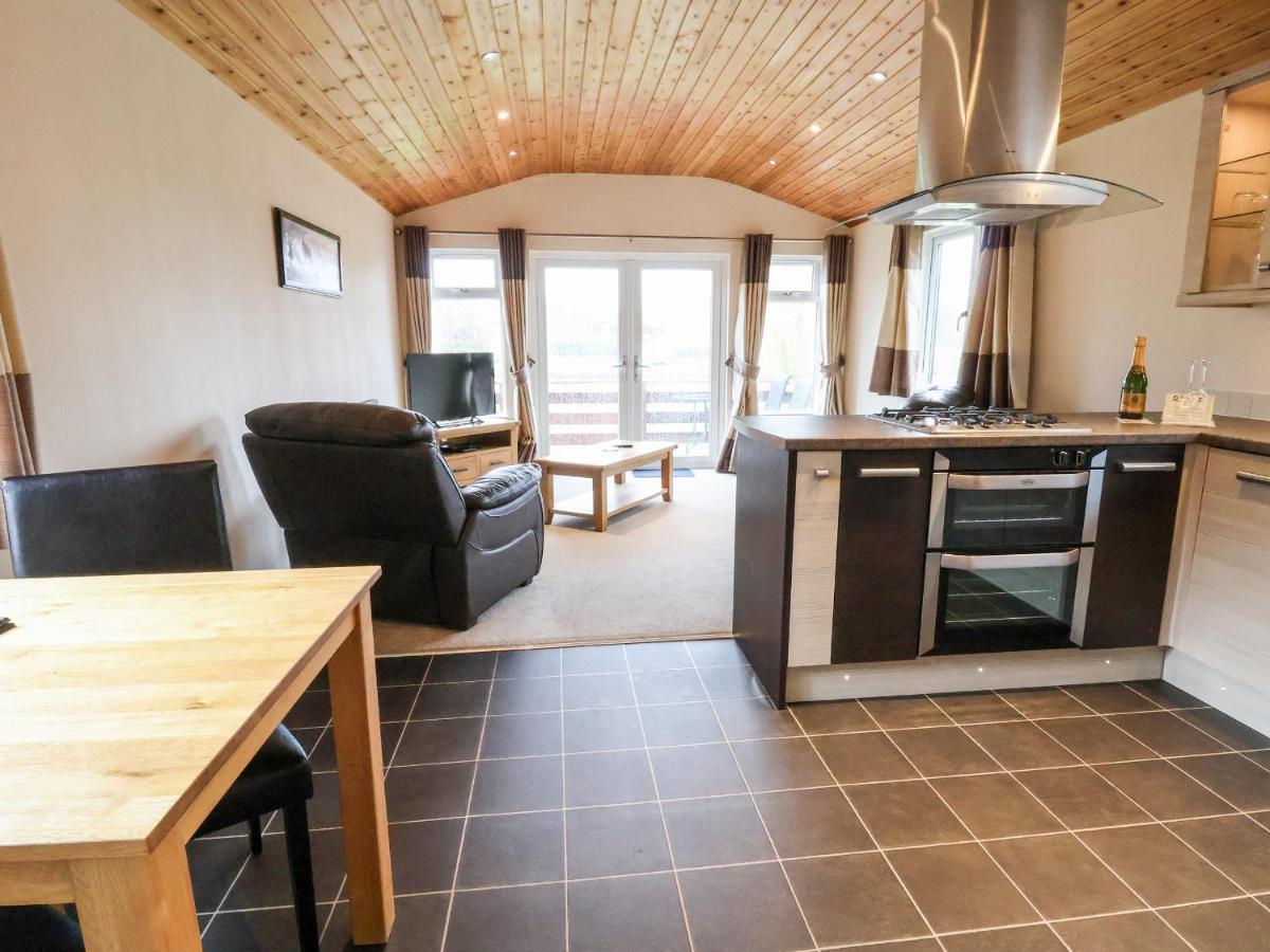 Oak Lodge Hadnall Eksteriør billede